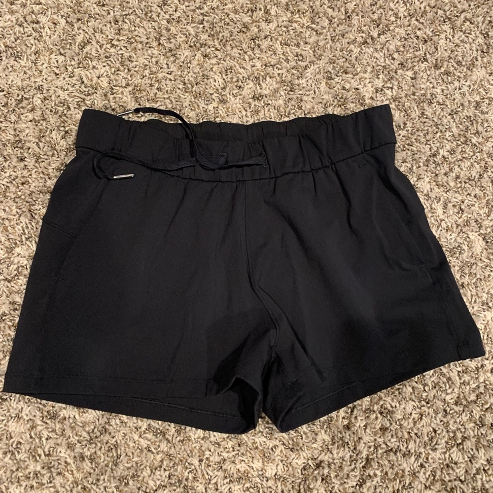 Lululemon on the fly shorts